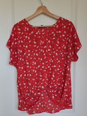 West Kei Red Floral Short-Sleeve Twist-Knot Blouse